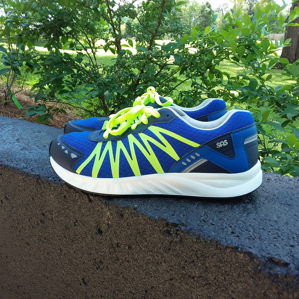 SAS Blue and Neon Yellow Men's Pursuit Lightweight Sneakers Size 10WW